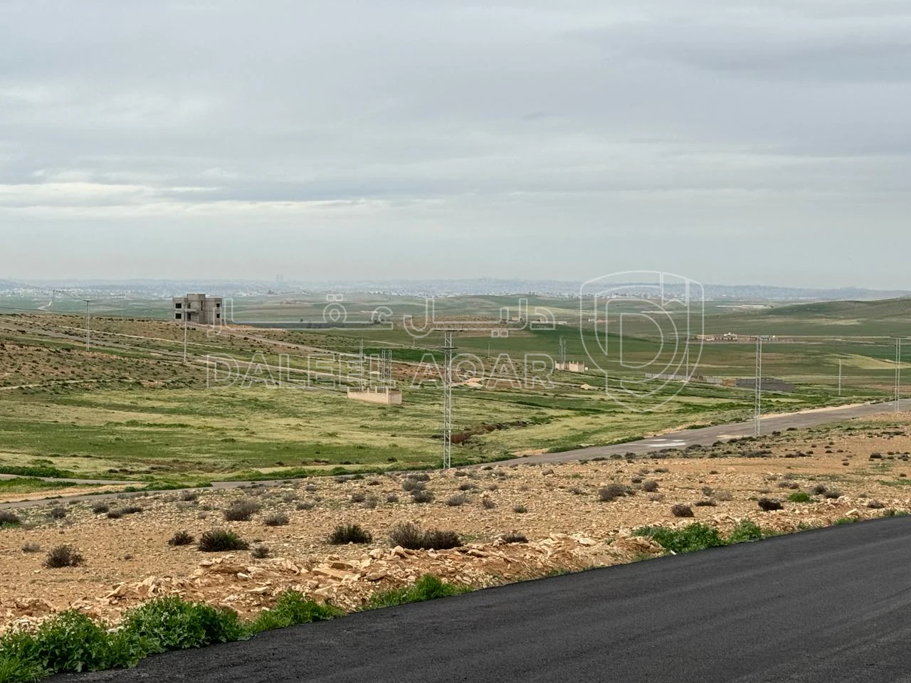 أرض في عمان - الموقر - 15,000 دأ - صورة 1